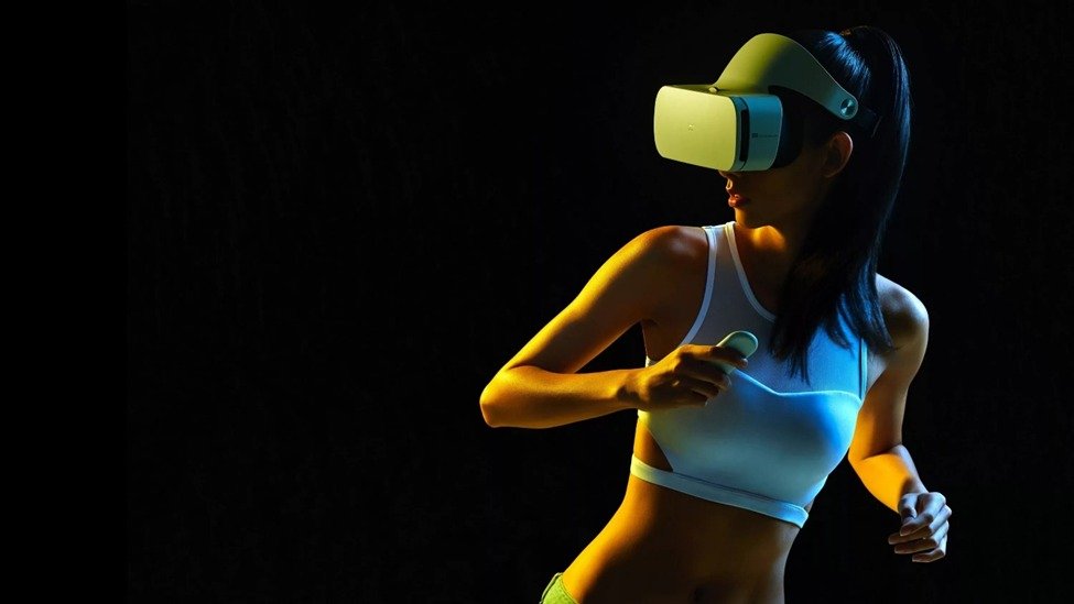 Virtual Reality (VR) Fitness Systems: Gamifying Exercise